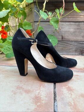 Les Trois Garçons suede heels